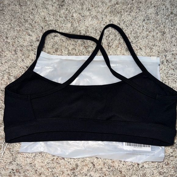 CSB Crop Shop Boutique Form Ivy Crop Sports Bra in Black - Picture 5 of 8